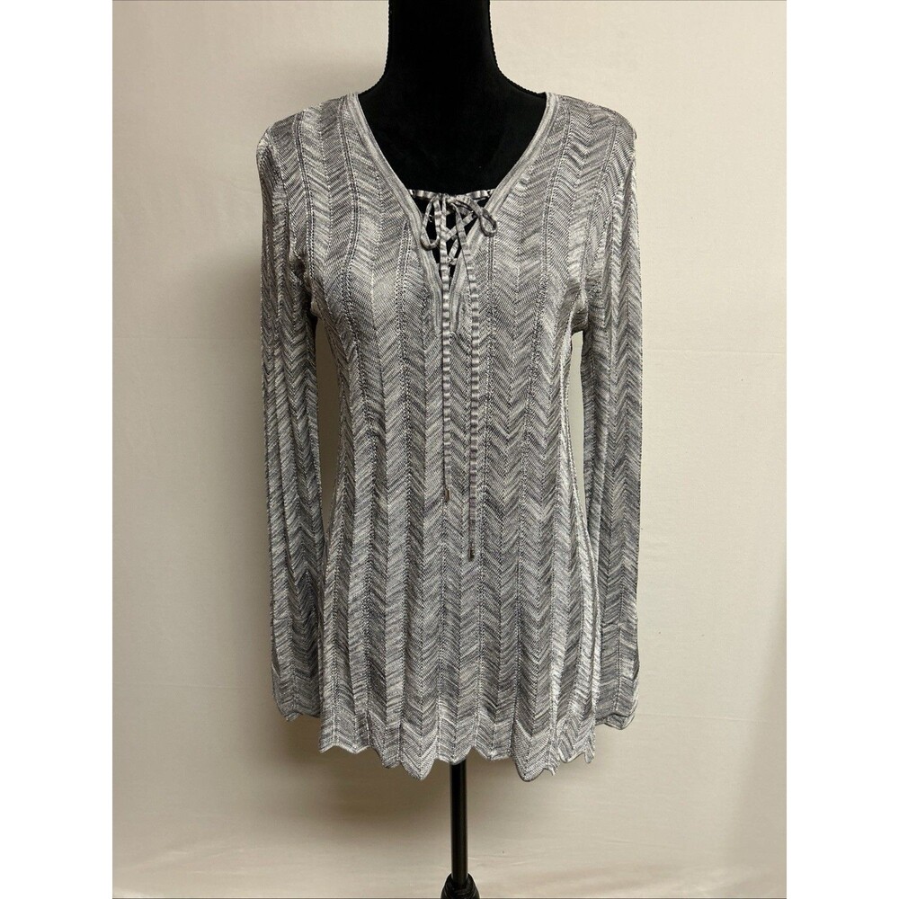White House Black Market Womens Sz M Top Silver Metallic Shimmer Chevron